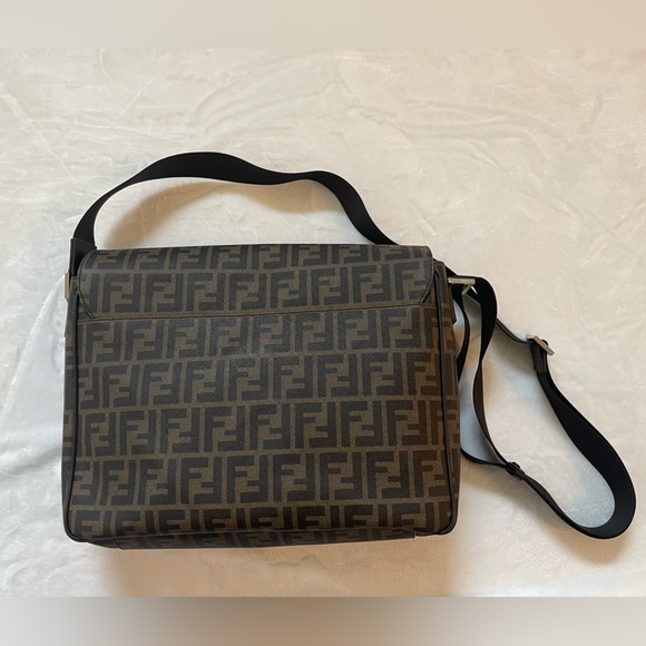 Fendi Ombré Effect Tobacco Zucca Canvas Messenger Bag - Picture 2 of 15